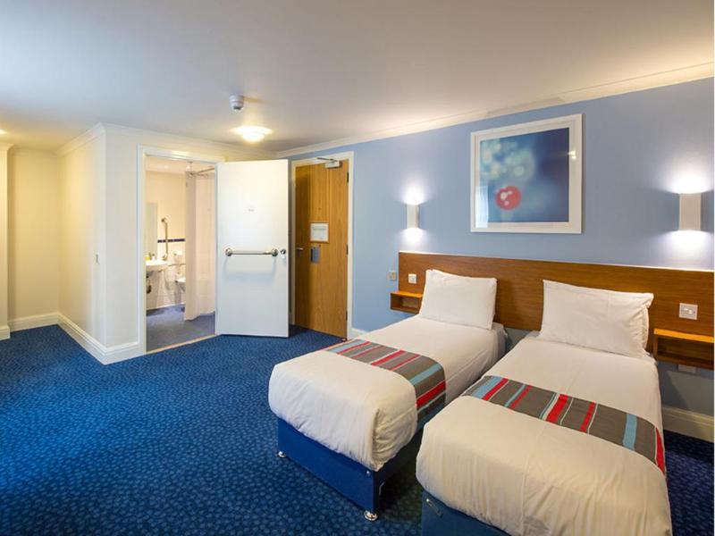 Travelodge London Raynes Park Zewnętrze zdjęcie