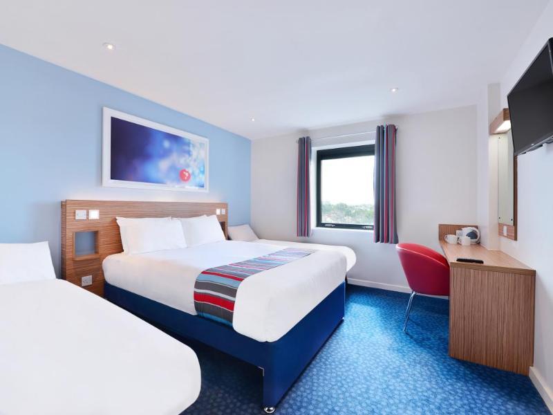 Travelodge London Raynes Park Zewnętrze zdjęcie
