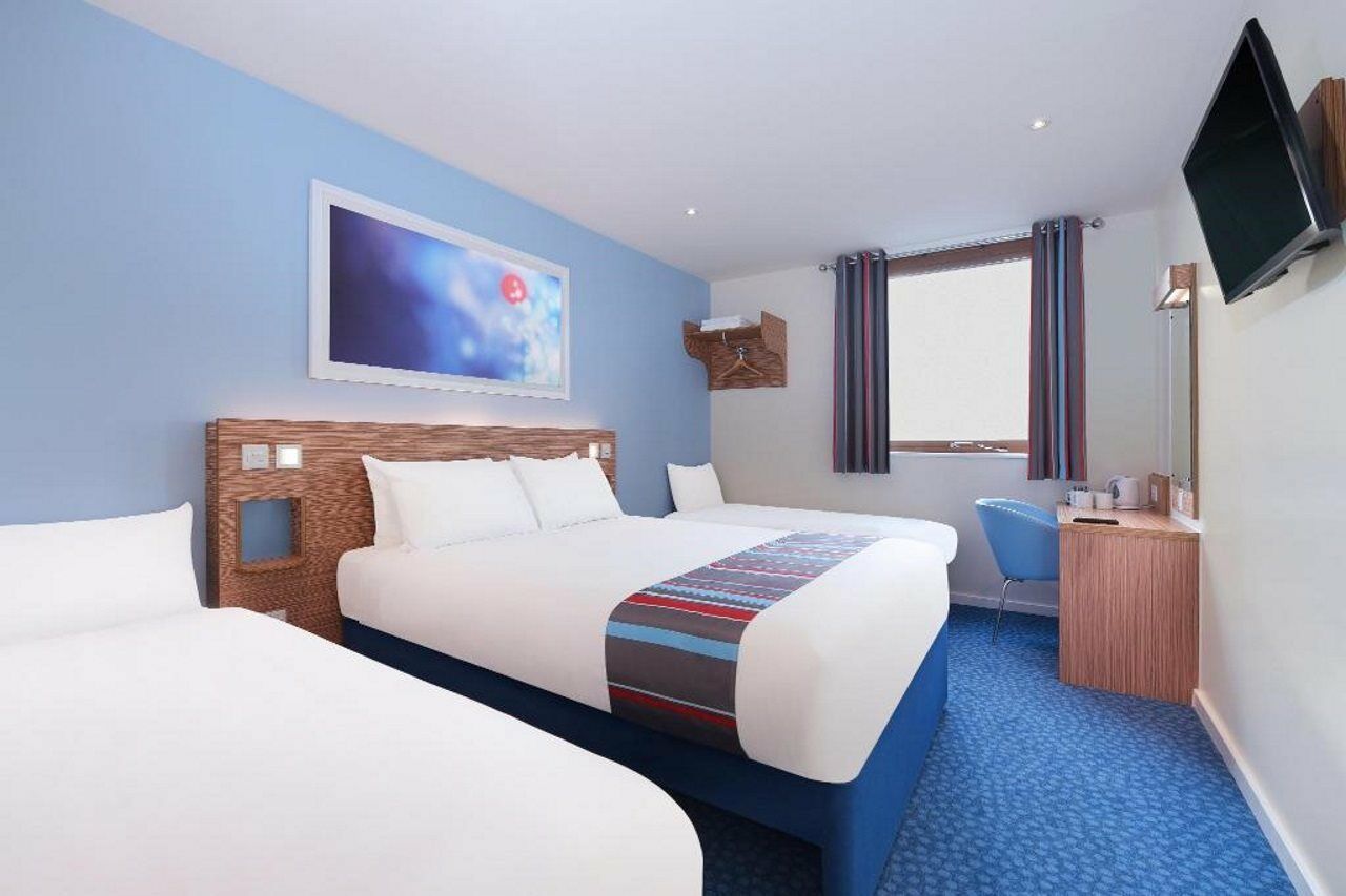 Travelodge London Raynes Park Zewnętrze zdjęcie